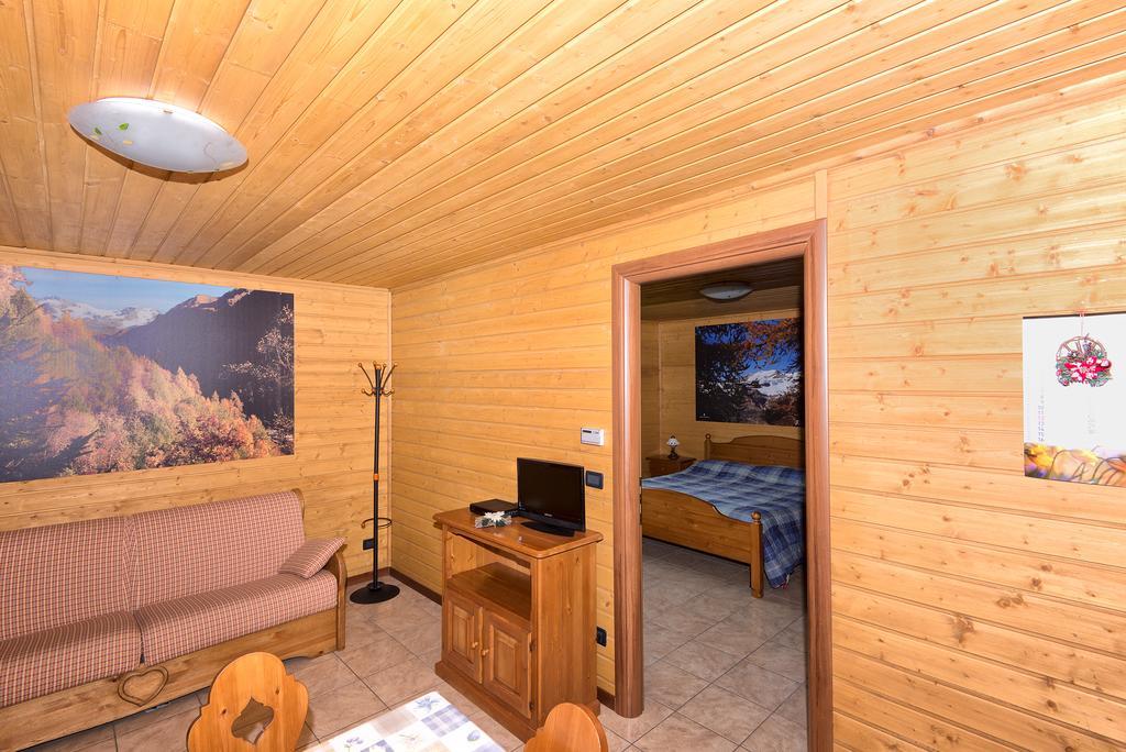 Margherita Camping & Resort Грессоне-Сен-Жан Номер фото