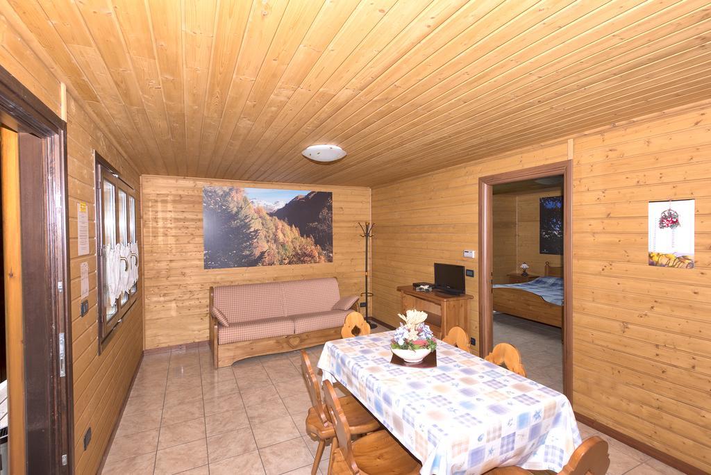 Margherita Camping & Resort Грессоне-Сен-Жан Номер фото